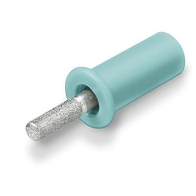 Una fresa dentale con rivestimento diamantato e manico blu.
